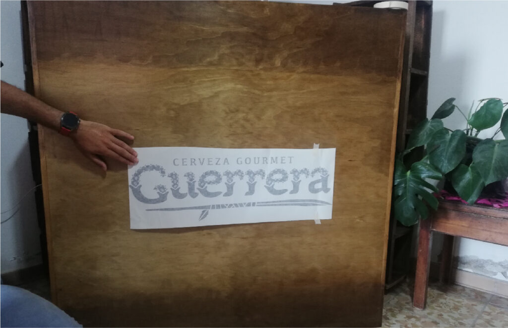 CERVEZA GUERRERA - INSTALACION DE VINIL - NAGUAL CREATIVO (1)