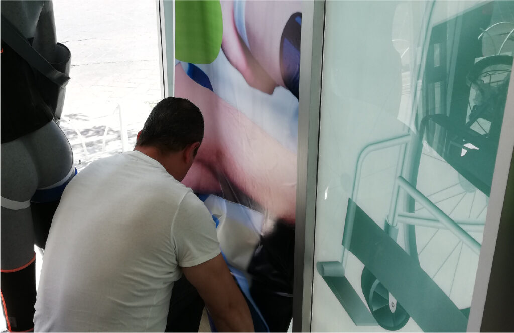 FARMACIA MEDICA - INSTALACION DE VINILES - NAGUAL CREATIVO (4)