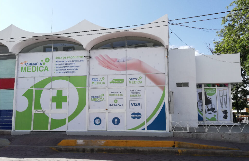 FARMACIA MEDICA - INSTALACION DE VINILES - NAGUAL CREATIVO (2)