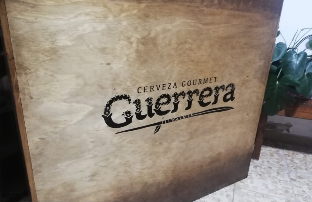 CERVEZA GUERRERA - INSTALACION DE VINIL - NAGUAL CREATIVO (2)